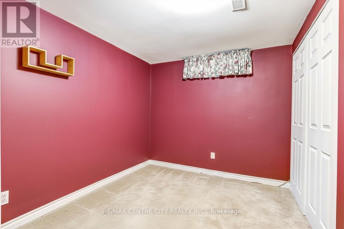 26 Manor Road, St. Thomas, Ontario  N5R 5C9 - Photo 16 - X12950506