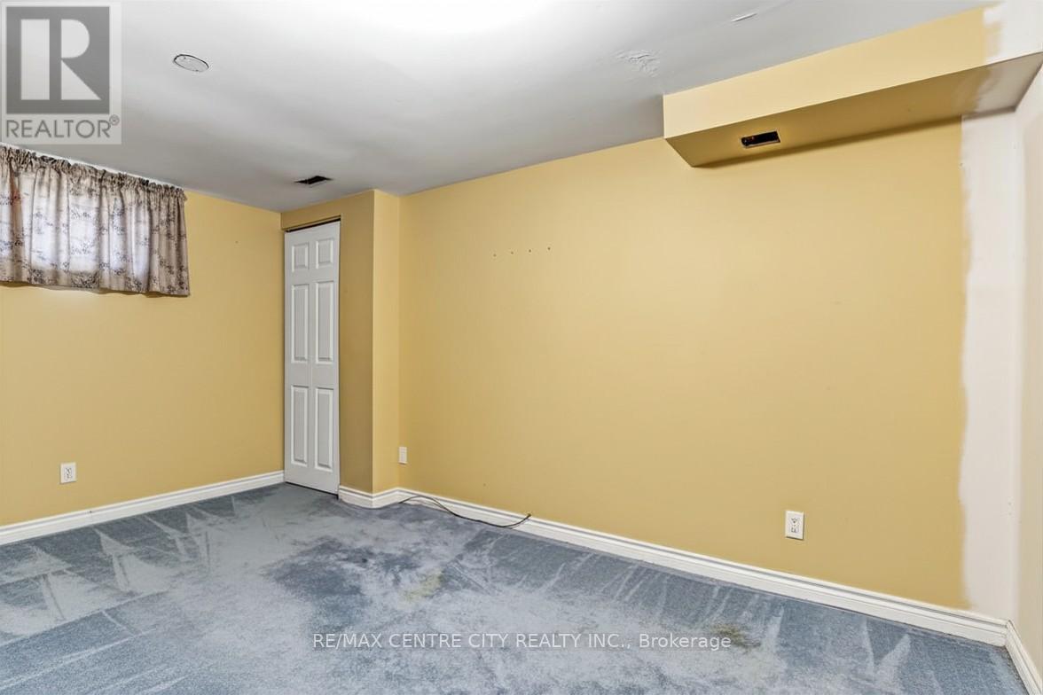 26 Manor Road, St. Thomas, Ontario  N5R 5C9 - Photo 17 - X12950506