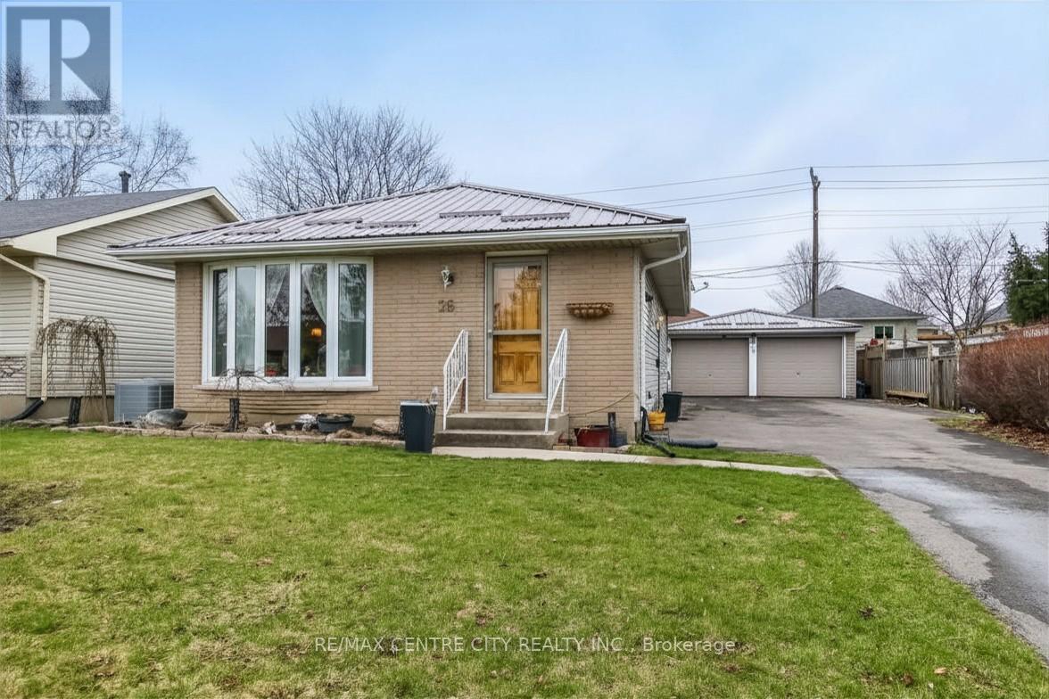 26 Manor Road, St. Thomas, Ontario  N5R 5C9 - Photo 2 - X12950506