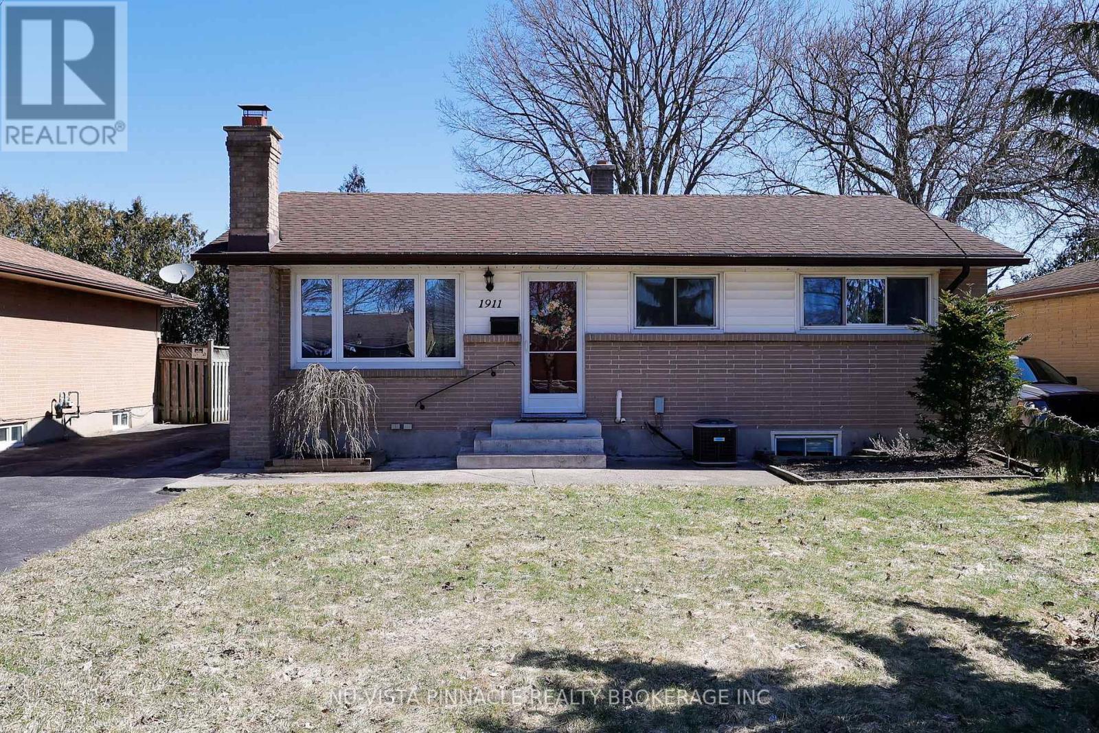 1911 Crystal Crescent, London East, Ontario  N5V 1H5 - Photo 1 - X12950594