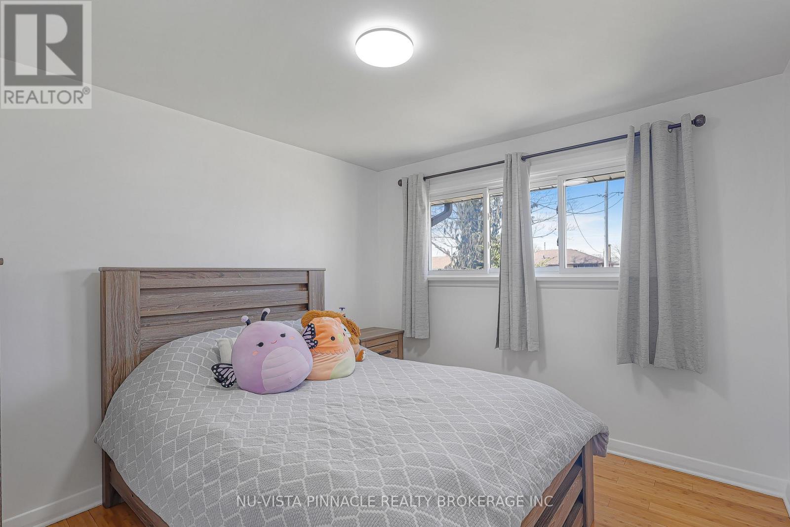 1911 Crystal Crescent, London East, Ontario  N5V 1H5 - Photo 12 - X12950594