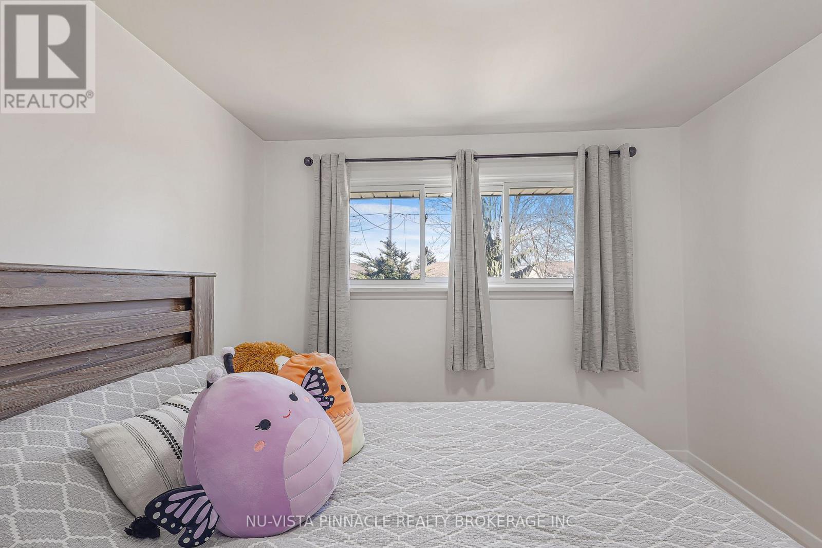 1911 Crystal Crescent, London East, Ontario  N5V 1H5 - Photo 13 - X12950594