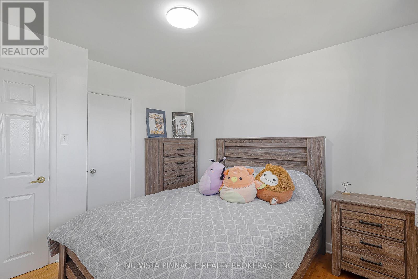 1911 Crystal Crescent, London East, Ontario  N5V 1H5 - Photo 14 - X12950594