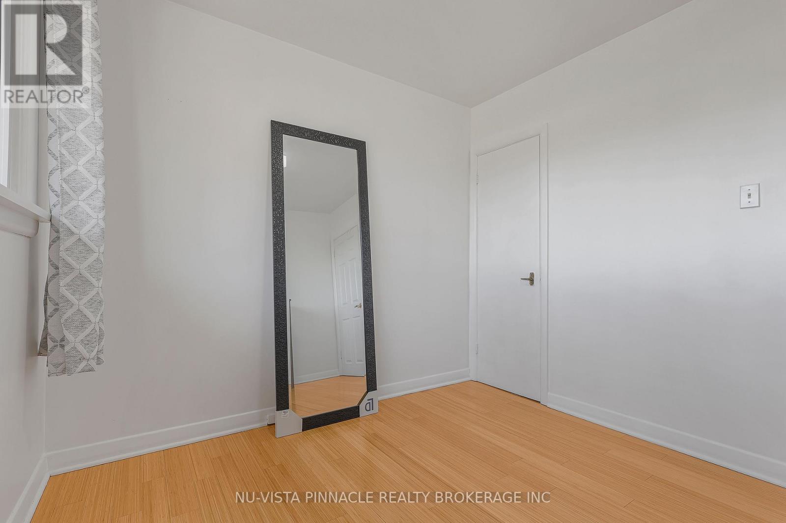 1911 Crystal Crescent, London East, Ontario  N5V 1H5 - Photo 20 - X12950594