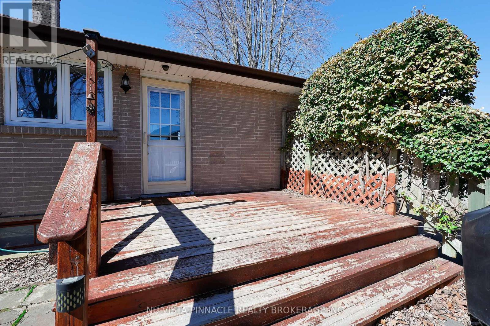 1911 Crystal Crescent, London East, Ontario  N5V 1H5 - Photo 33 - X12950594