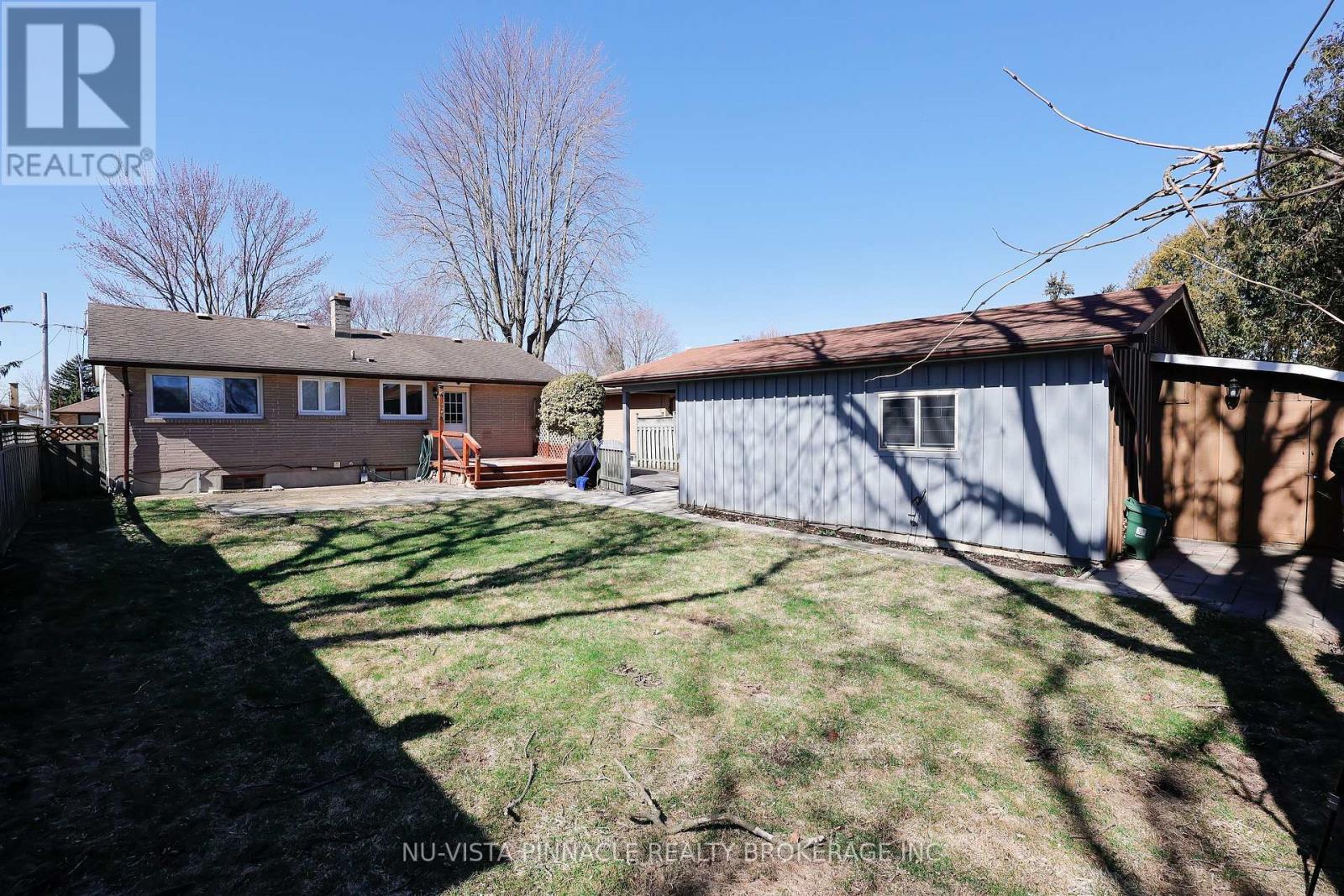 1911 Crystal Crescent, London East, Ontario  N5V 1H5 - Photo 35 - X12950594