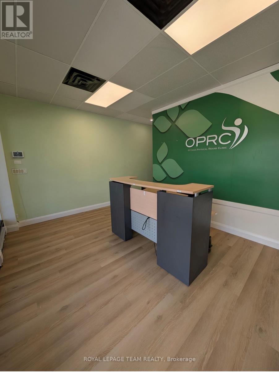 2730 Iris Street, Ottawa, Ontario  K2C 1E6 - Photo 3 - X12950344