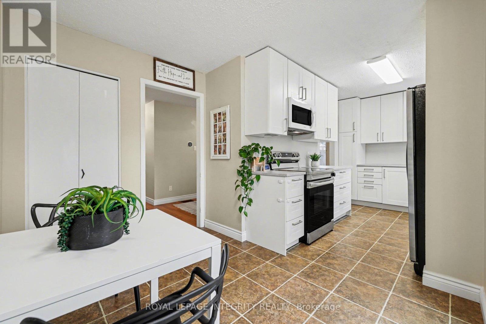 319 Stowe Court, Ottawa, Ontario  K2K 1Z6 - Photo 18 - X12950358