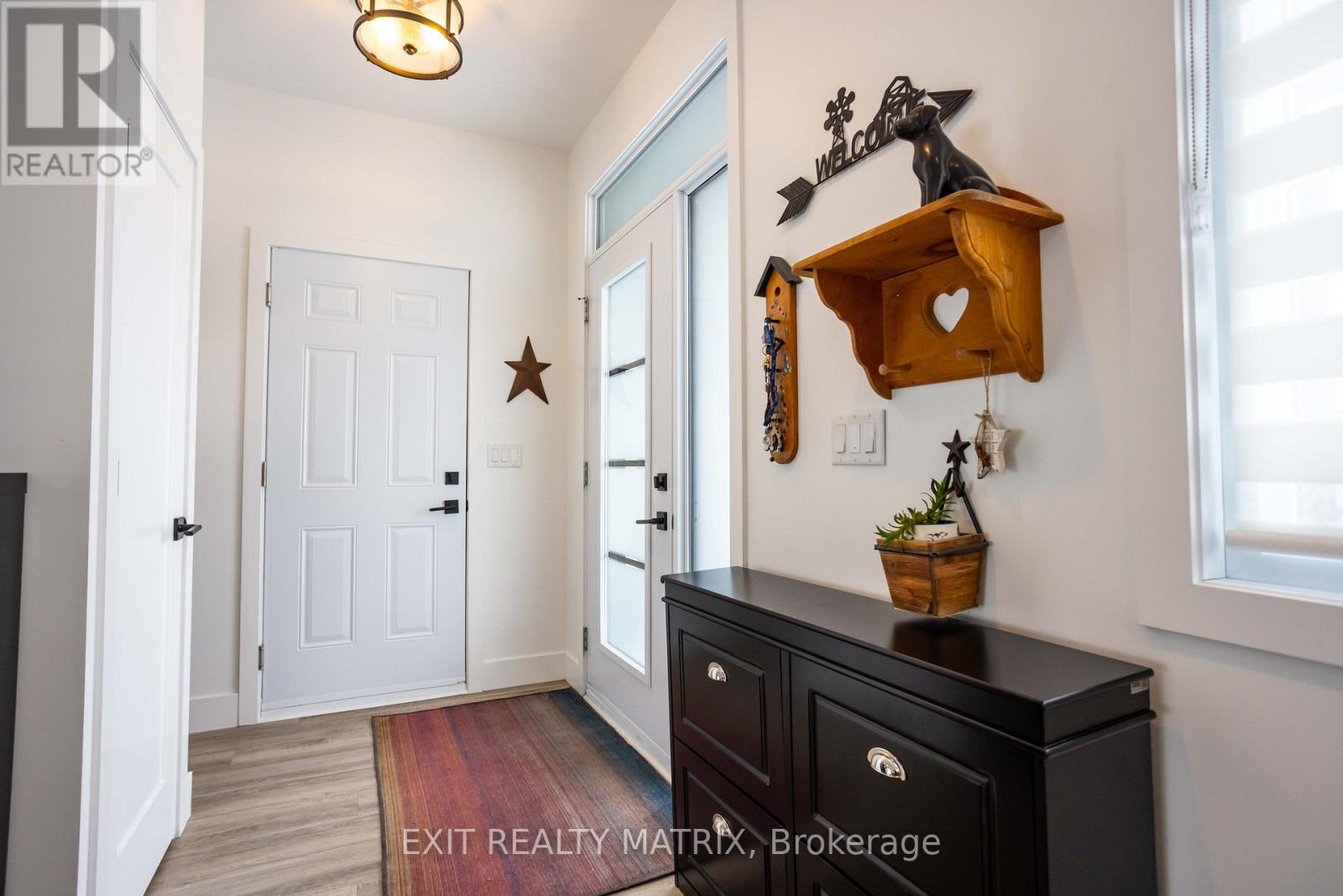 686 St Isidore Road, Casselman, Ontario  K0A 1M0 - Photo 3 - X12950382