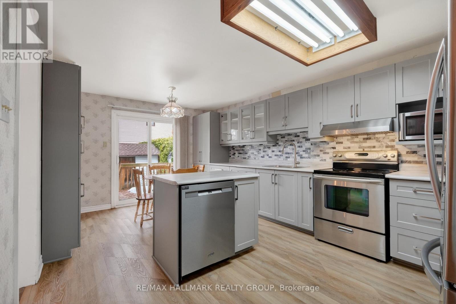 593 Du Buisson Crescent, Ottawa, Ontario  K4A 3A4 - Photo 15 - X12950386