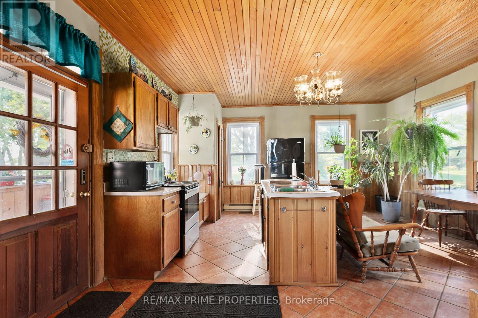 650 Concession 1 Road, Hawkesbury, Ontario  K0B 1B0 - Photo 5 - X12950512