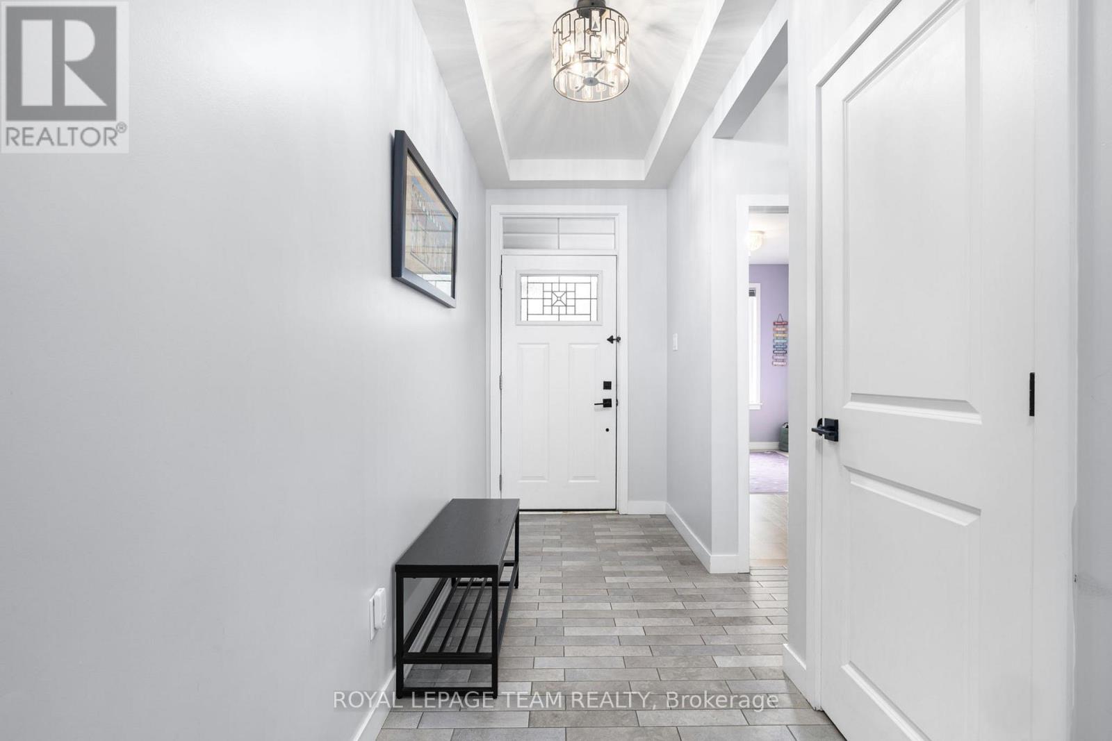 432 Gidran Circle, Ottawa, Ontario  K2V 0P5 - Photo 3 - X12950596