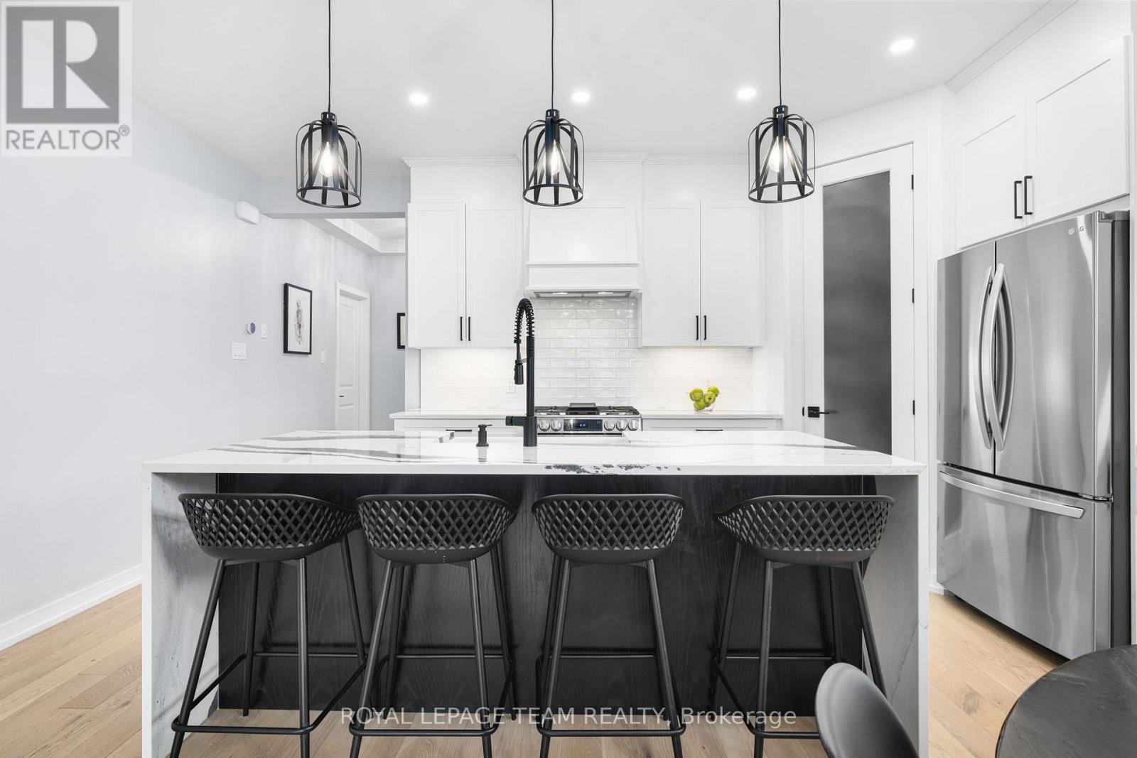 432 Gidran Circle, Ottawa, Ontario  K2V 0P5 - Photo 8 - X12950596