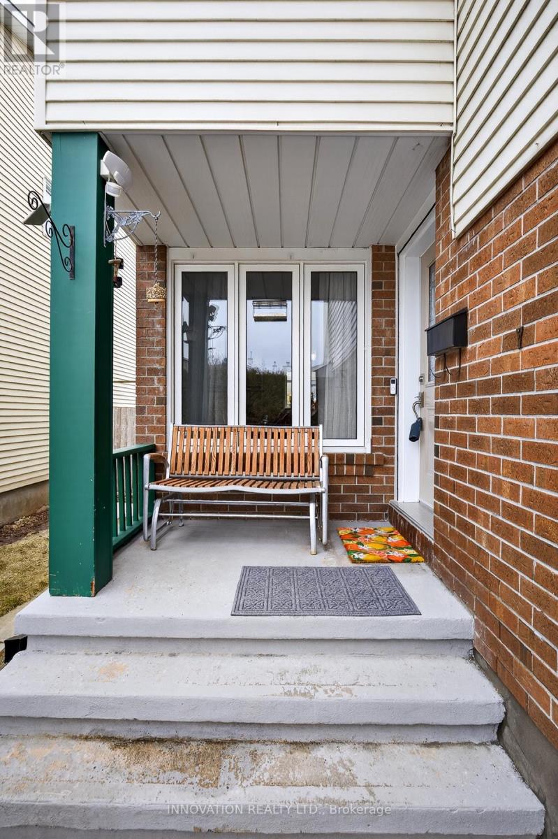 34 Waterton Crescent, Ottawa, Ontario  K2M 1Y8 - Photo 2 - X12950622