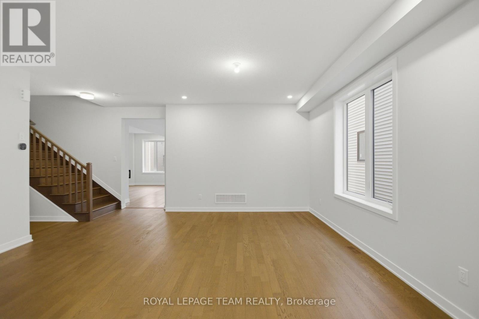 115 Viburnum Terrace, Ottawa, Ontario  K0A 2Z0 - Photo 4 - X12950626