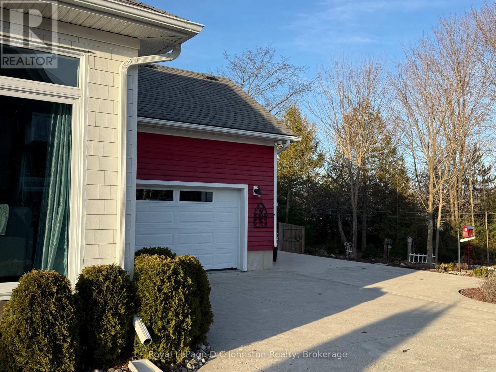 44 Eastgate Drive, Saugeen Shores, Ontario  N0H 2L0 - Photo 4 - X12782624