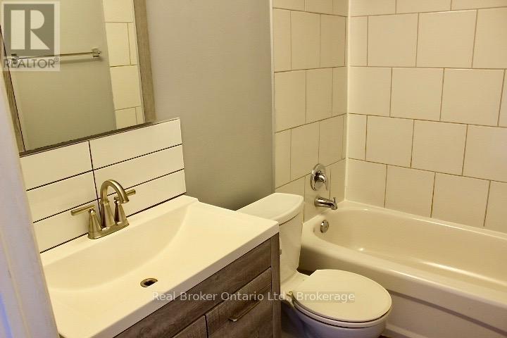 2 - 590 Main Street E, Hamilton, Ontario  L8M 1J6 - Photo 14 - X12950392