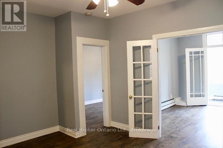 2 - 590 Main Street E, Hamilton, Ontario  L8M 1J6 - Photo 5 - X12950392