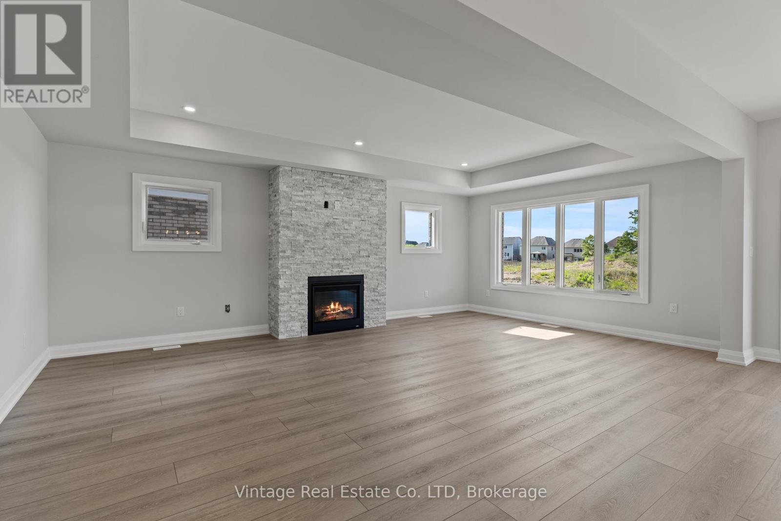 7455 Majestic Trail, Niagara Falls, Ontario  L2H 3V9 - Photo 12 - X12950332