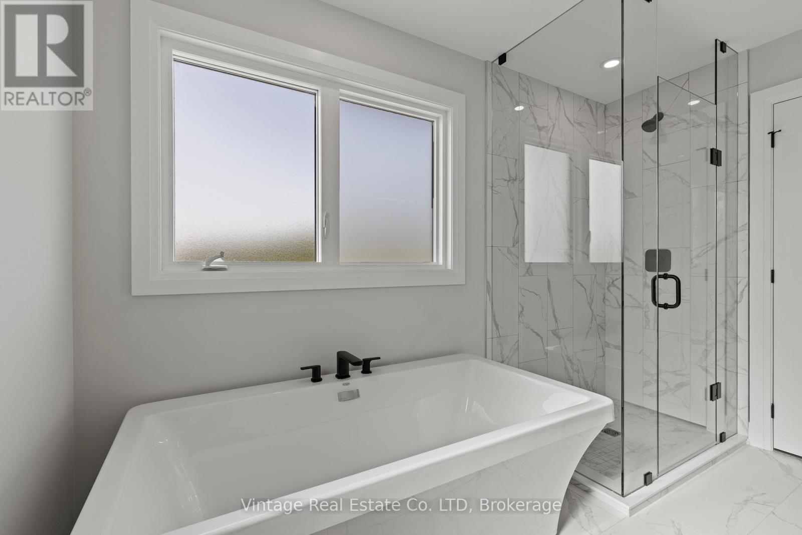 7455 Majestic Trail, Niagara Falls, Ontario  L2H 3V9 - Photo 18 - X12950332