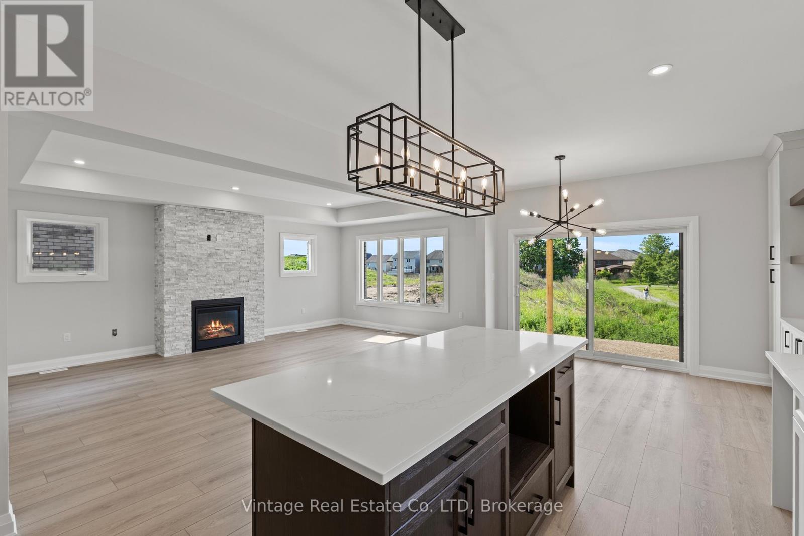 7455 Majestic Trail, Niagara Falls, Ontario  L2H 3V9 - Photo 8 - X12950332