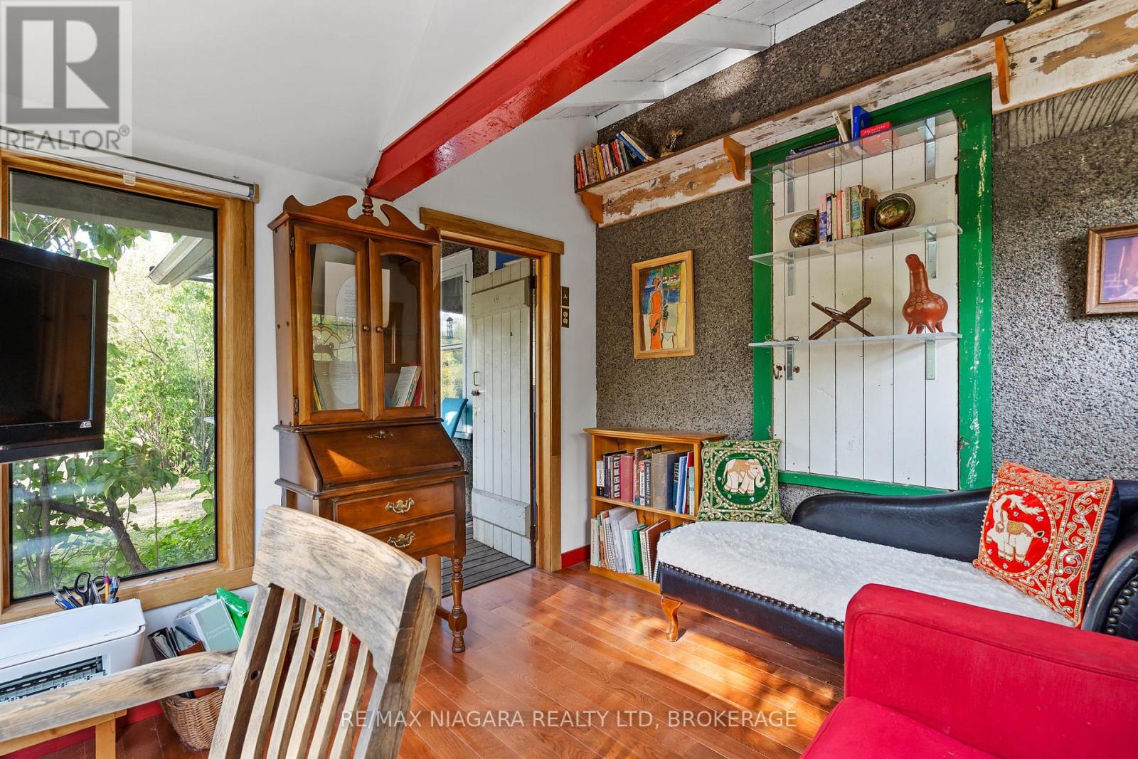 105 Weir Road, Port Colborne, Ontario  L3K 2M8 - Photo 10 - X12950432