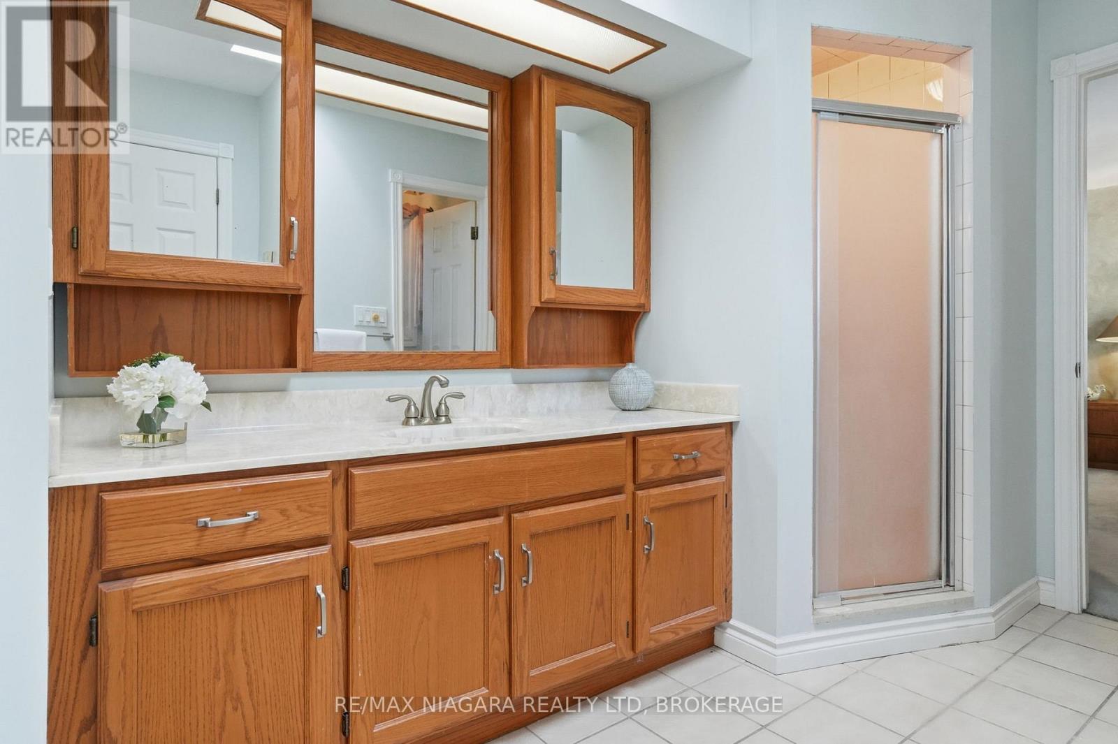 50 Henley Drive, St. Catharines, Ontario  L2N 4A9 - Photo 19 - X12950484