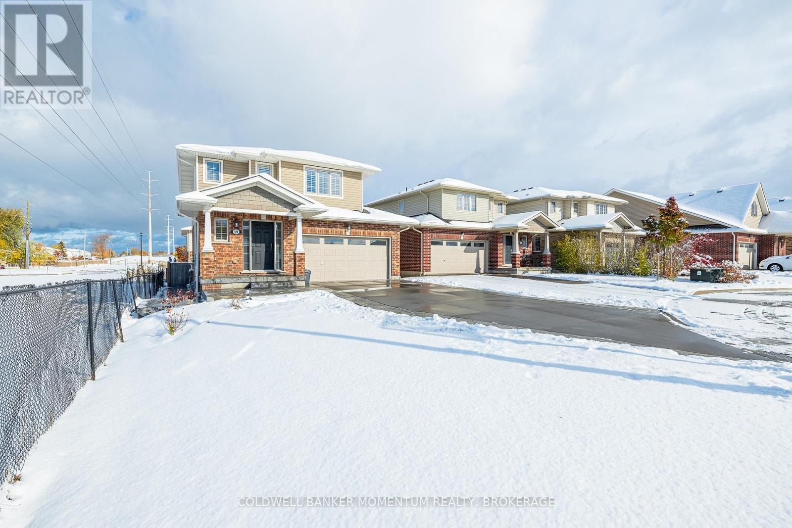 19 Kenmar Court, St. Catharines, Ontario  L2P 0E4 - Photo 3 - X12950486