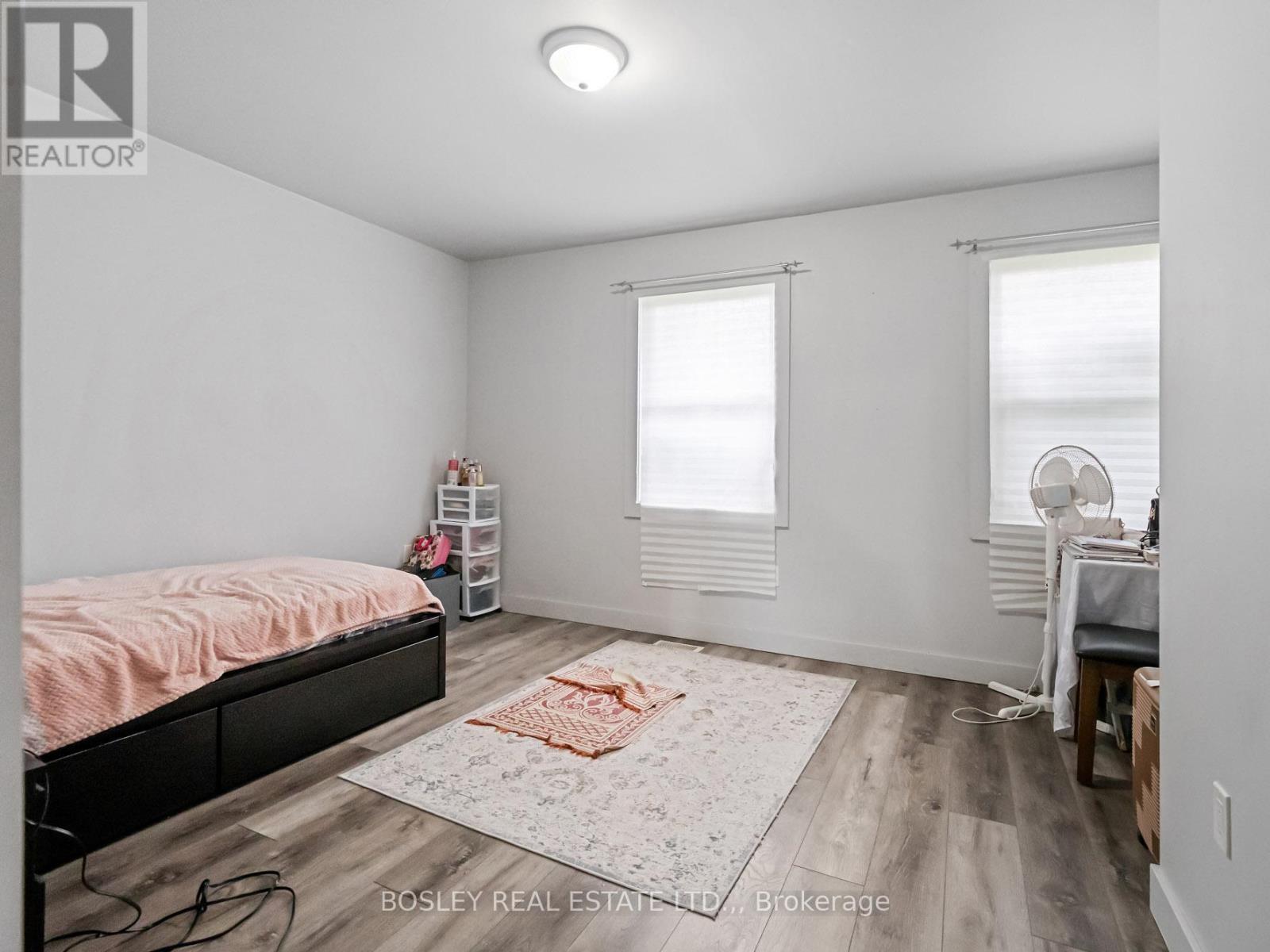 121 Oakdale Avenue, St. Catharines, Ontario  L2P 2L3 - Photo 28 - X12950496