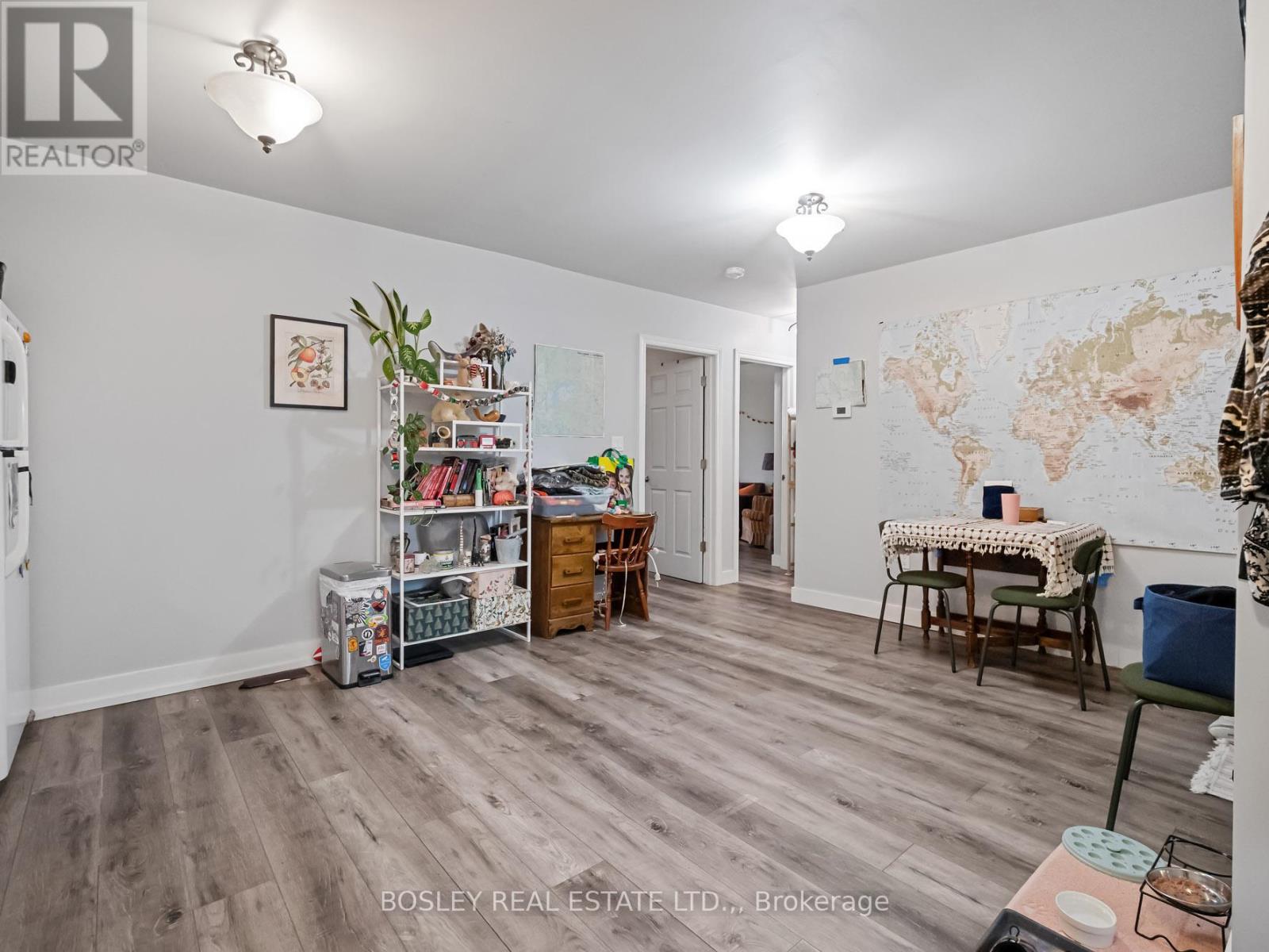 121 Oakdale Avenue, St. Catharines, Ontario  L2P 2L3 - Photo 5 - X12950496