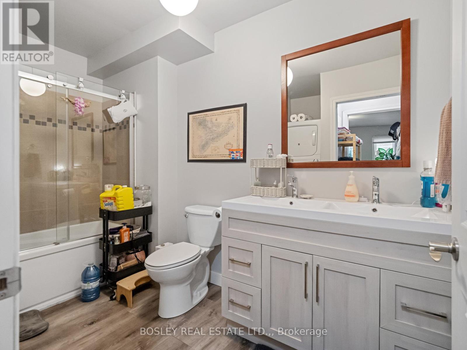 121 Oakdale Avenue, St. Catharines, Ontario  L2P 2L3 - Photo 7 - X12950496