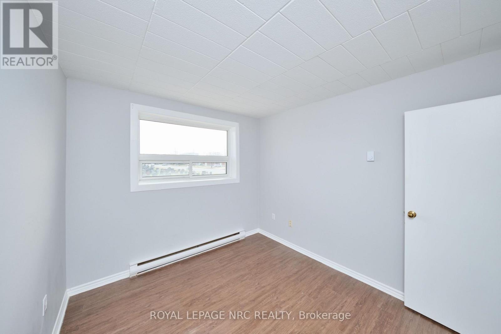 7 - 90 Woodlawn Road, Welland, Ontario  L3C 3J5 - Photo 12 - X12950658