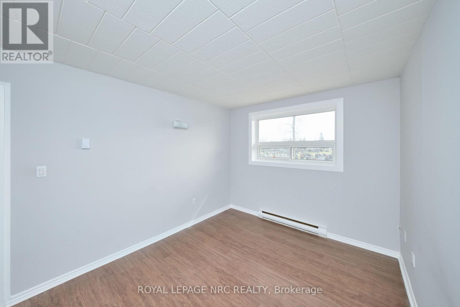 7 - 90 Woodlawn Road, Welland, Ontario  L3C 3J5 - Photo 15 - X12950658