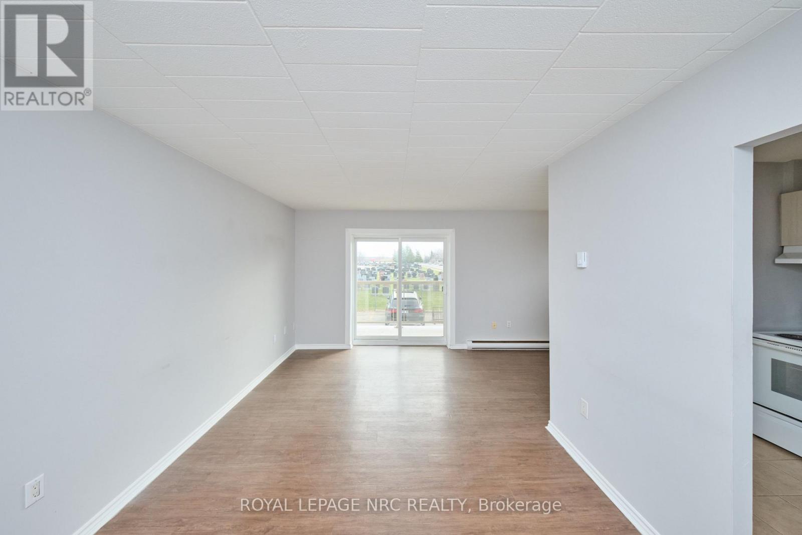 7 - 90 Woodlawn Road, Welland, Ontario  L3C 3J5 - Photo 18 - X12950658