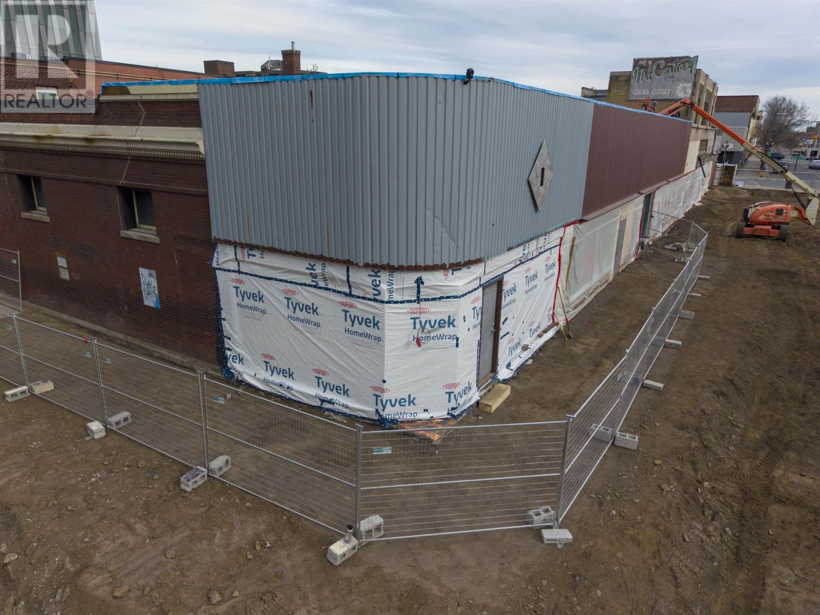 A & B 615 Victoria Ave E, Thunder Bay, Ontario  P7C 1B1 - Photo 2 - TB2600605