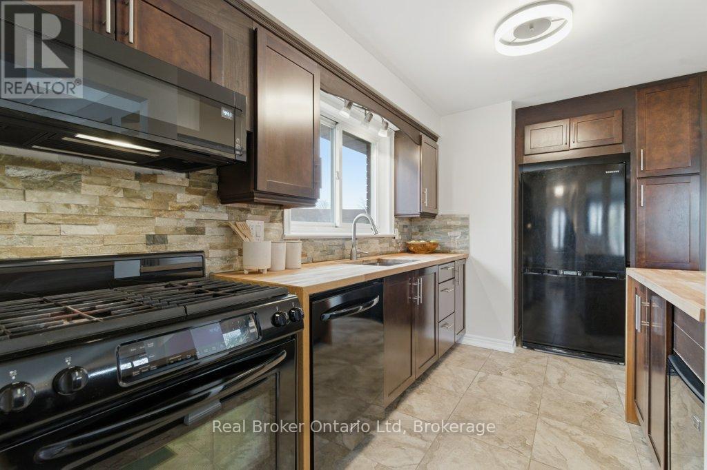 1518 Fisher Avenue, Burlington (Mountainside), Ontario  L7P 2L8 - Photo 15 - W12950678