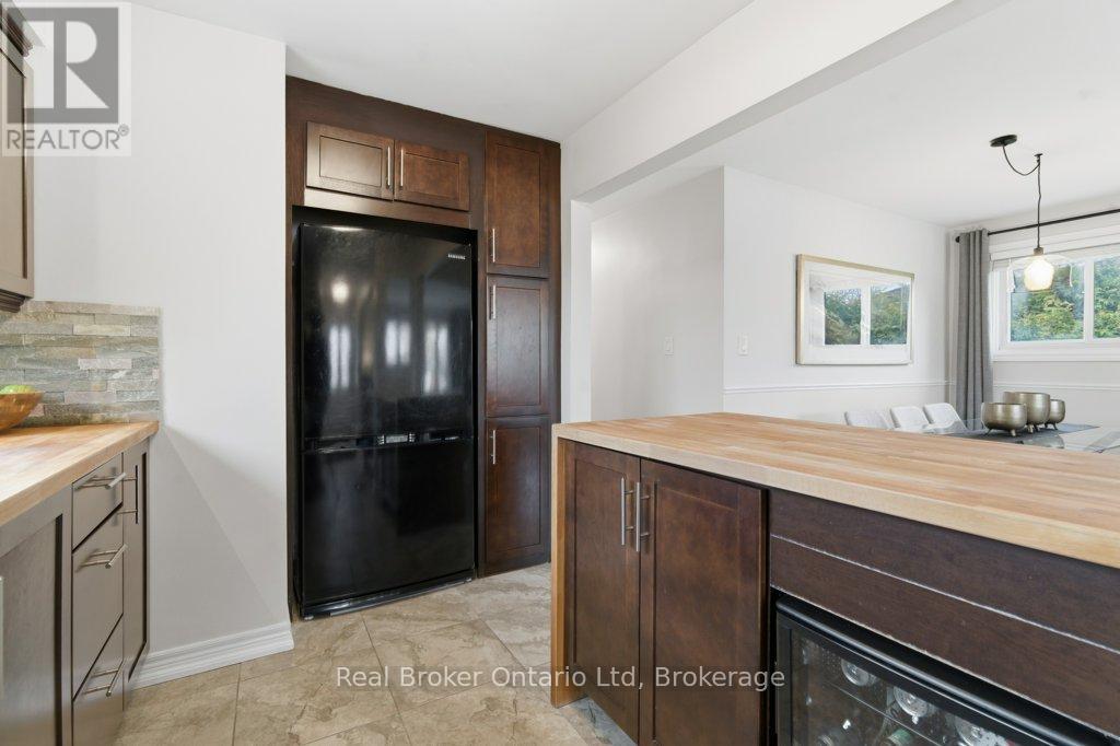 1518 Fisher Avenue, Burlington (Mountainside), Ontario  L7P 2L8 - Photo 16 - W12950678