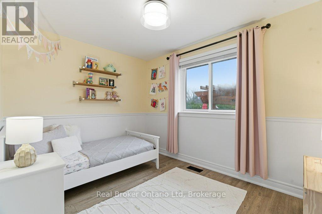 1518 Fisher Avenue, Burlington (Mountainside), Ontario  L7P 2L8 - Photo 24 - W12950678