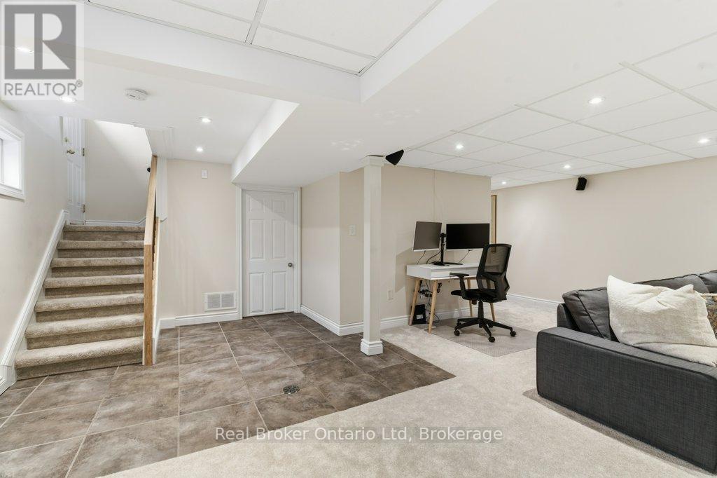 1518 Fisher Avenue, Burlington (Mountainside), Ontario  L7P 2L8 - Photo 26 - W12950678