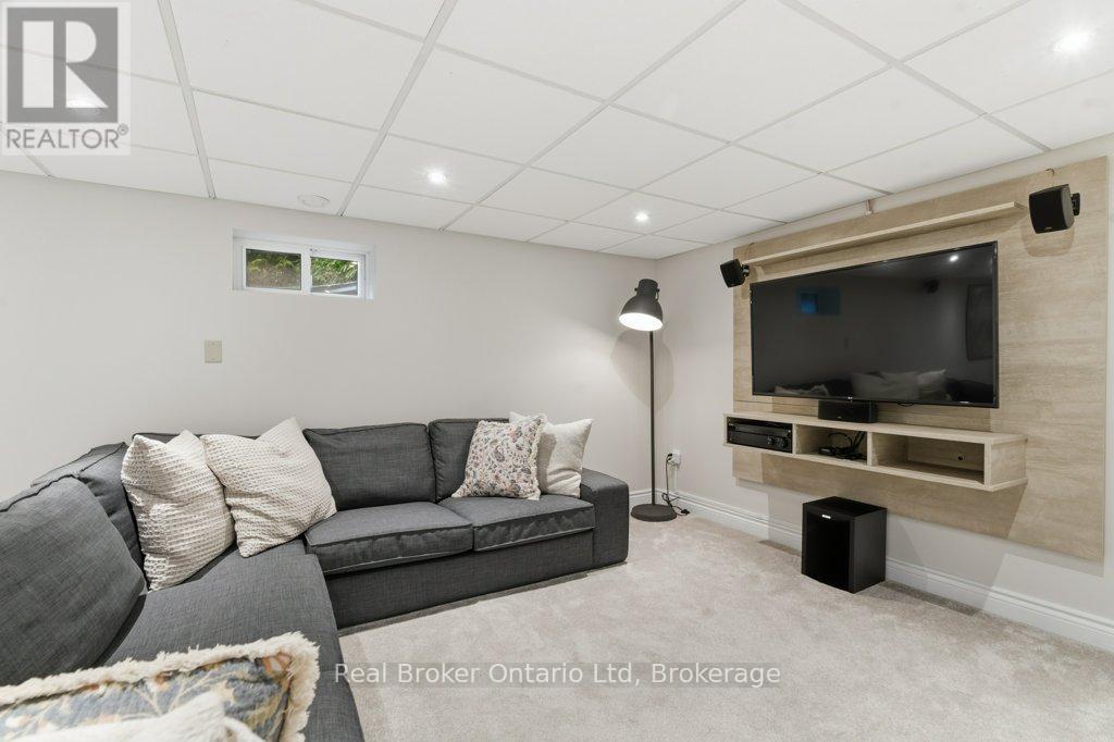 1518 Fisher Avenue, Burlington (Mountainside), Ontario  L7P 2L8 - Photo 28 - W12950678