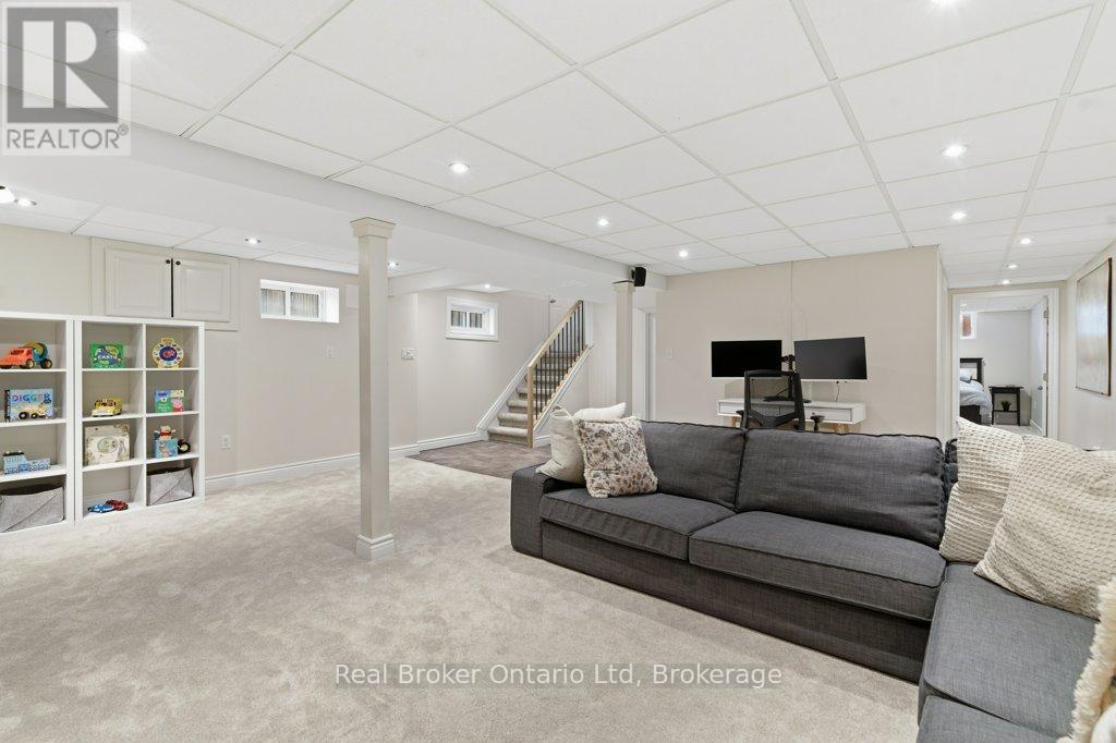 1518 Fisher Avenue, Burlington (Mountainside), Ontario  L7P 2L8 - Photo 29 - W12950678