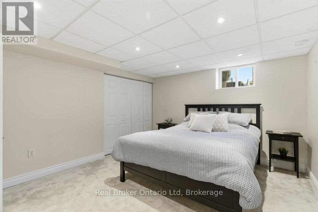 1518 Fisher Avenue, Burlington (Mountainside), Ontario  L7P 2L8 - Photo 31 - W12950678