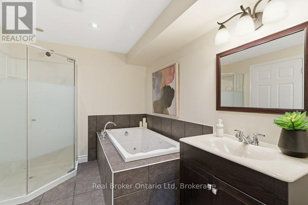 1518 Fisher Avenue, Burlington (Mountainside), Ontario  L7P 2L8 - Photo 33 - W12950678