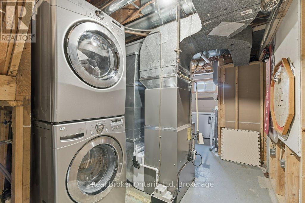 1518 Fisher Avenue, Burlington (Mountainside), Ontario  L7P 2L8 - Photo 35 - W12950678