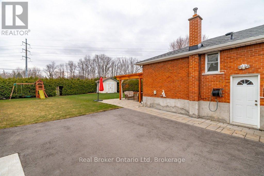 1518 Fisher Avenue, Burlington (Mountainside), Ontario  L7P 2L8 - Photo 38 - W12950678