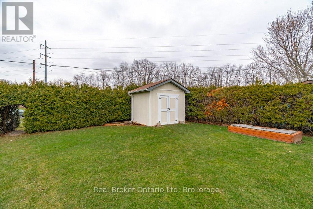 1518 Fisher Avenue, Burlington (Mountainside), Ontario  L7P 2L8 - Photo 42 - W12950678