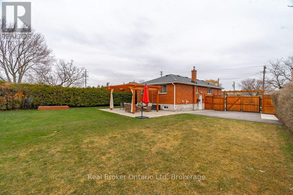 1518 Fisher Avenue, Burlington (Mountainside), Ontario  L7P 2L8 - Photo 46 - W12950678