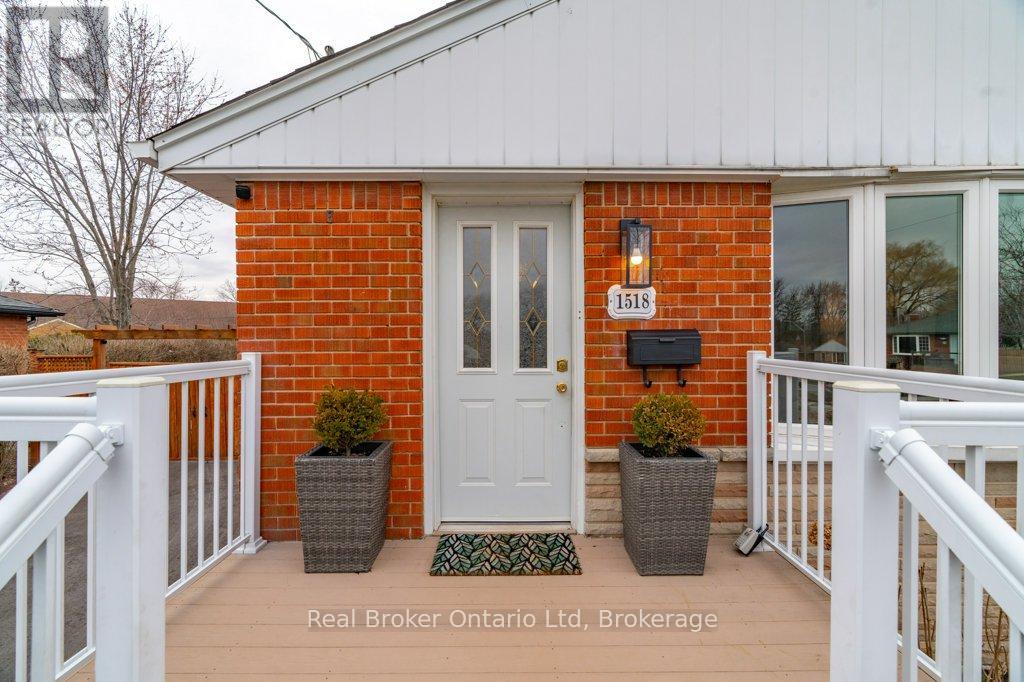 1518 Fisher Avenue, Burlington (Mountainside), Ontario  L7P 2L8 - Photo 7 - W12950678
