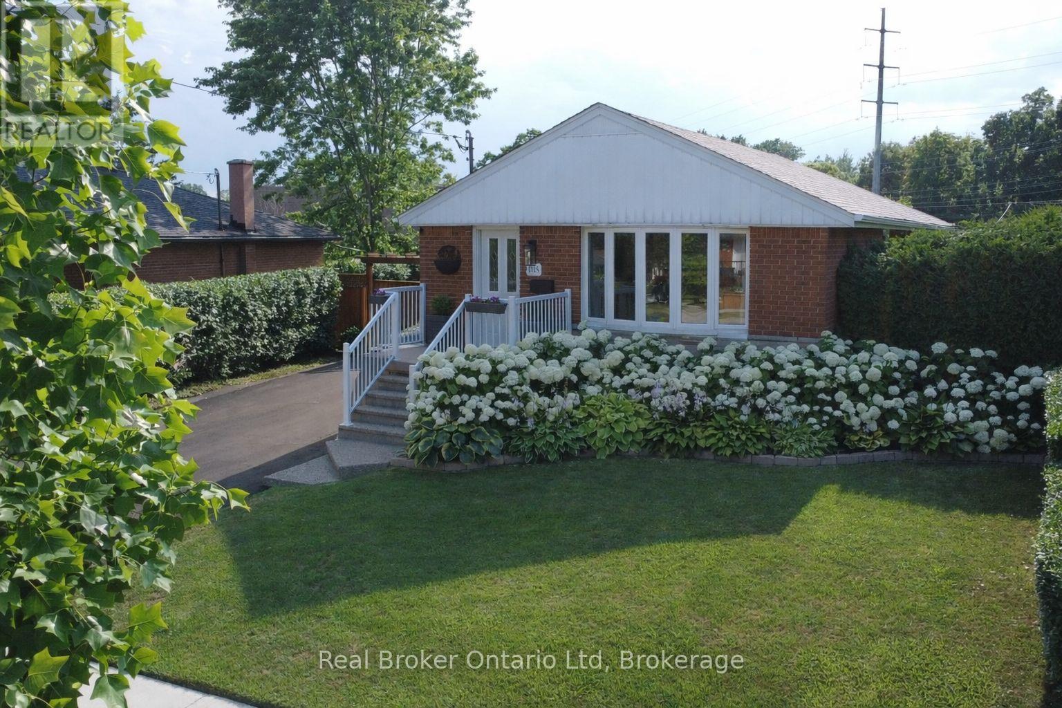 1518 Fisher Avenue, Burlington (Mountainside), Ontario  L7P 2L8 - Photo 8 - W12950678