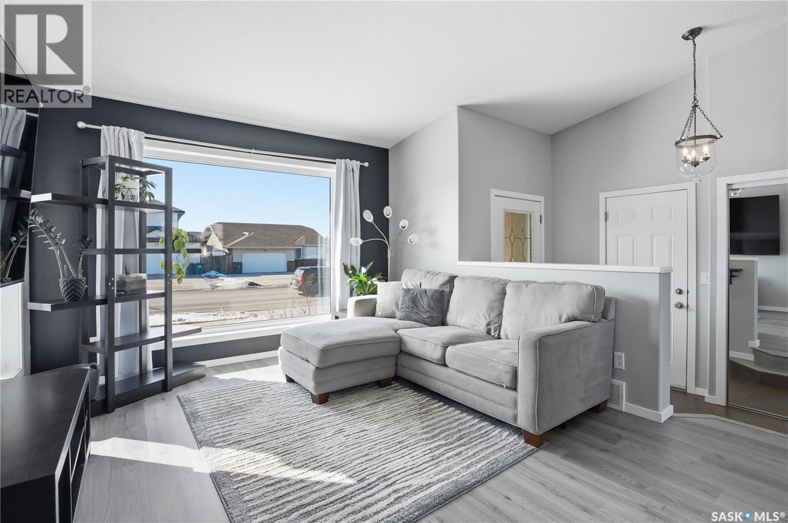 458 Stensrud Road, Saskatoon, Saskatchewan  S7W 1B5 - Photo 4 - SK031555